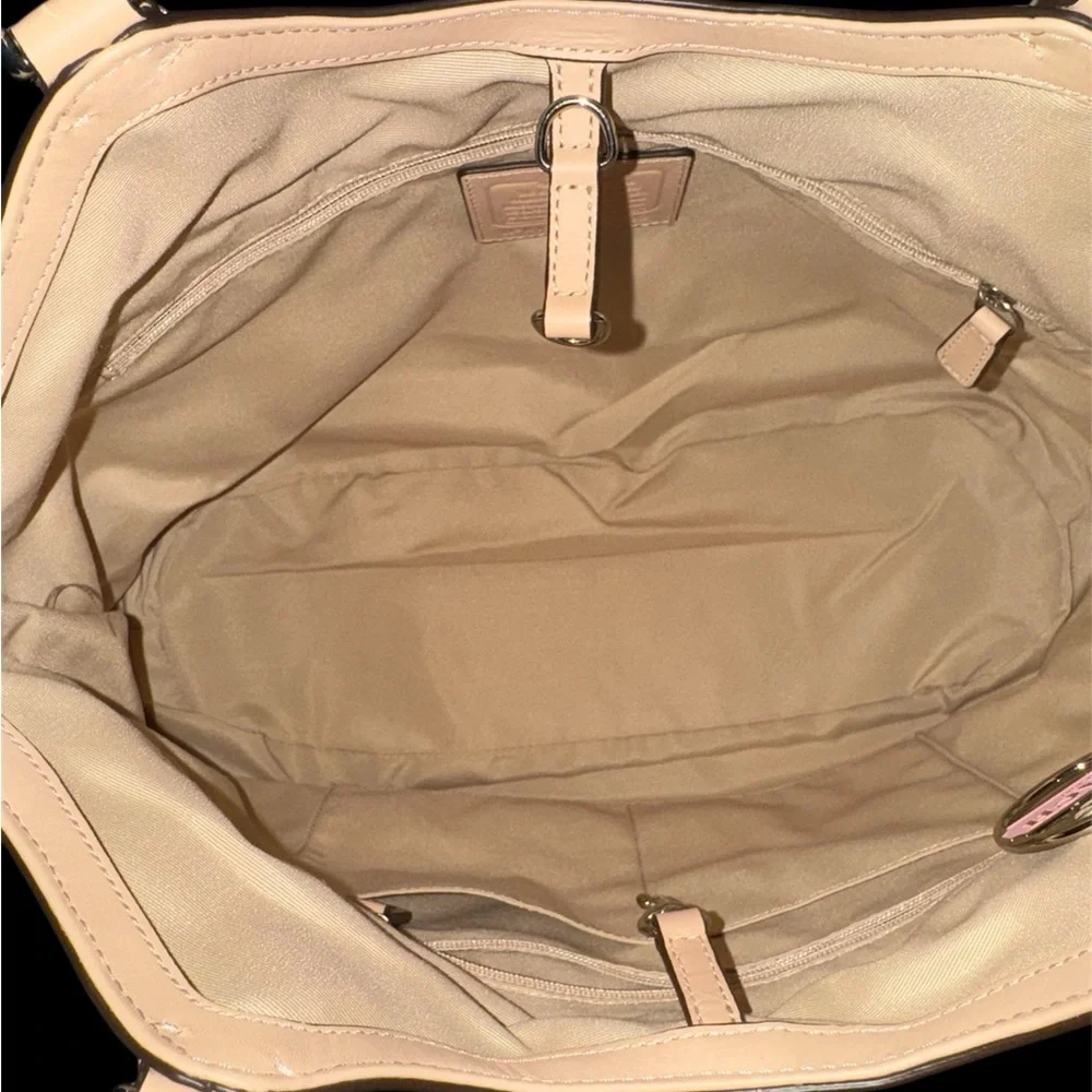 Coach Devin Signature Stripe Shoulder Tote Bag LIKE NEW - Picture 8 of 8